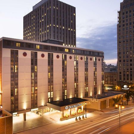 Doubletree By Hilton Milwaukee Downtown Hotel Exterior foto