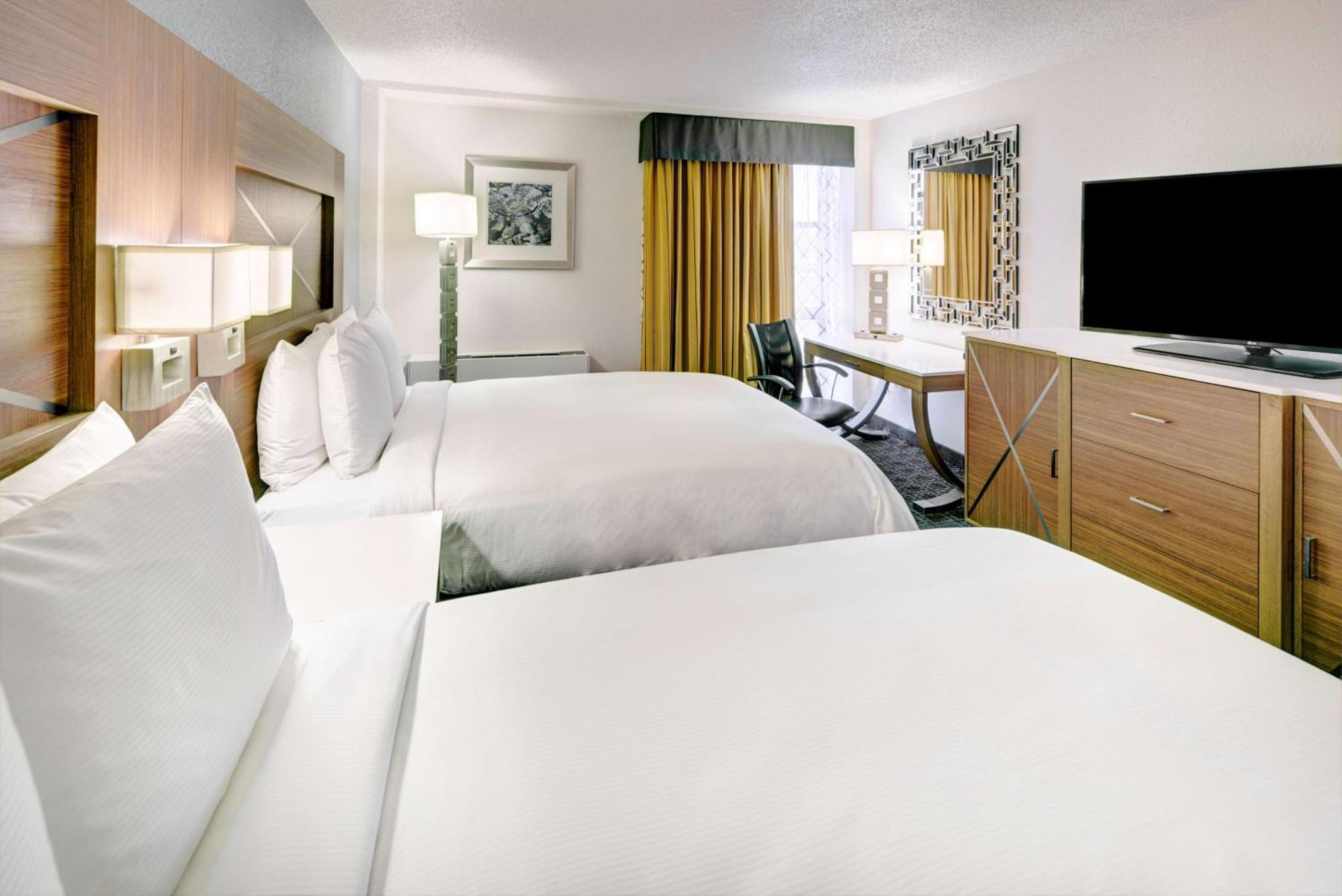 Doubletree By Hilton Milwaukee Downtown Hotel Exterior foto