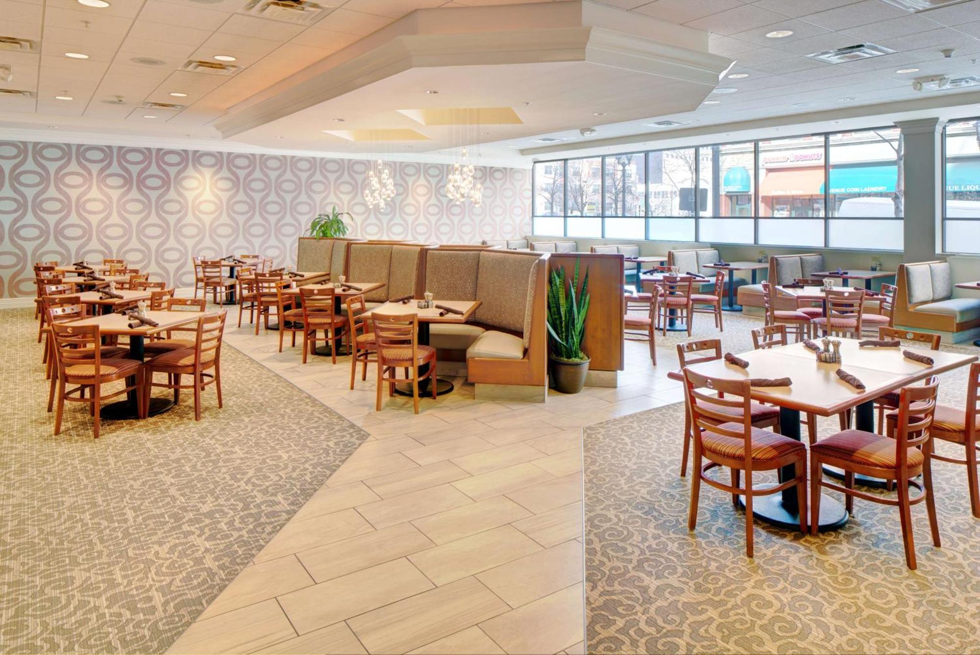 Doubletree By Hilton Milwaukee Downtown Hotel Exterior foto