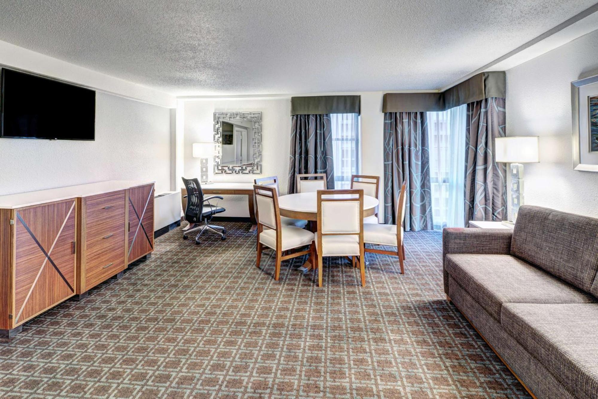 Doubletree By Hilton Milwaukee Downtown Hotel Exterior foto