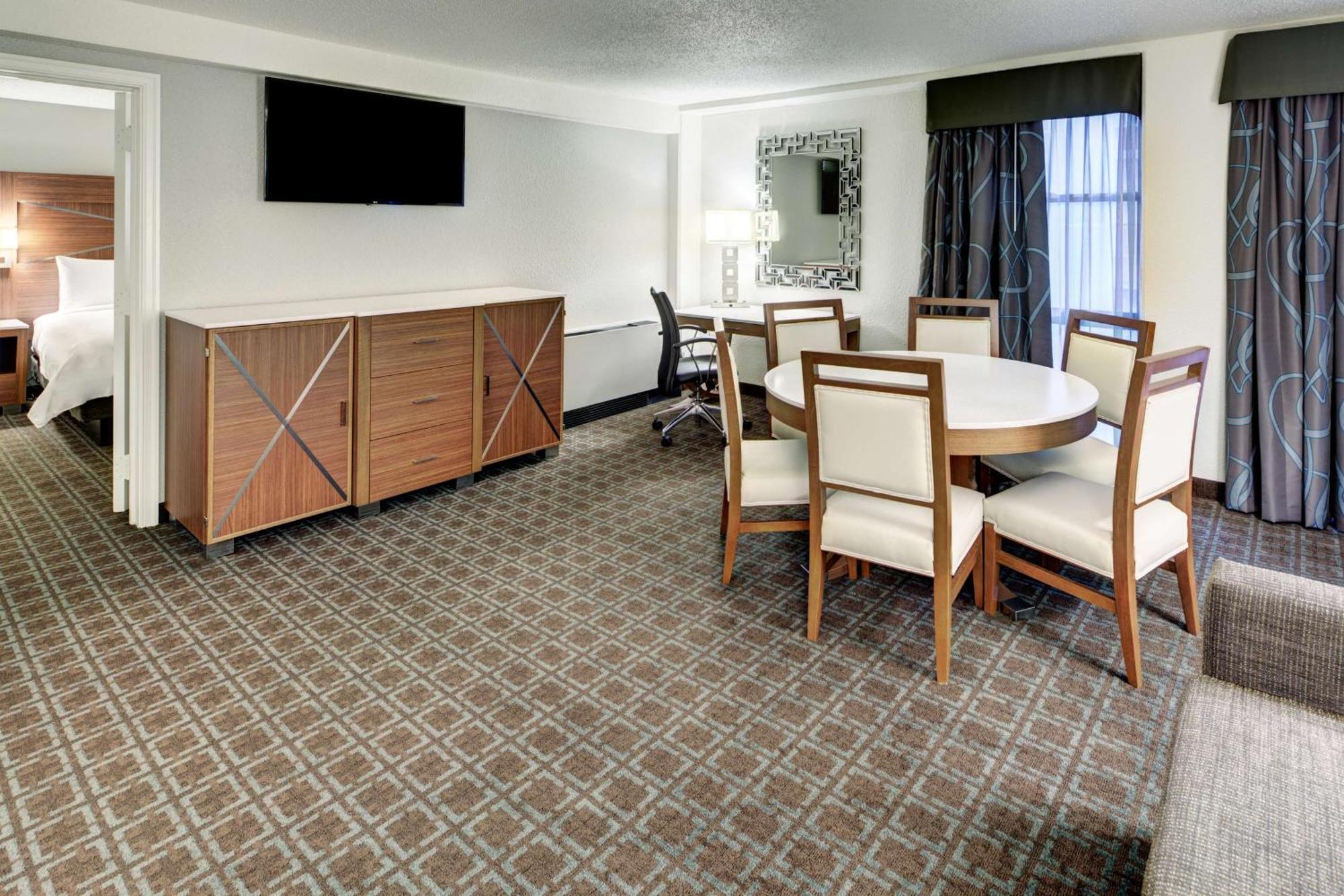 Doubletree By Hilton Milwaukee Downtown Hotel Exterior foto
